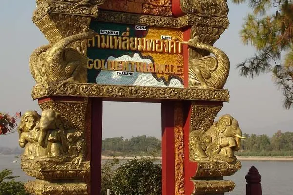 GIORNO 9 - Da Bangkok a Chiang Rai e scoperta del Triangolo d’Oro