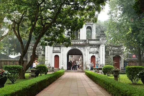 GIORNO 2 – Visita della capitale Hanoi