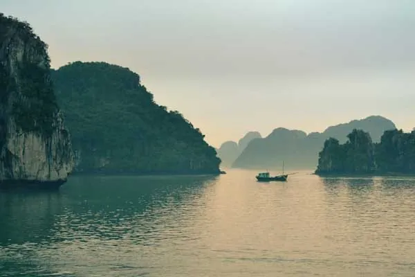 GIORNO 5 – Dalla Baia di Halong a Hue