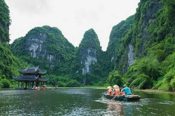 GIORNO 3 – Ninh Binh, la “Halong terrestre“